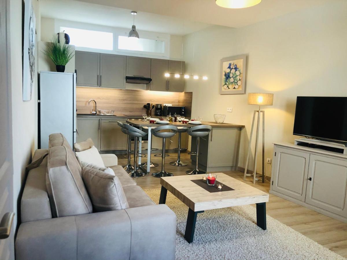 Les Volets Rouges Apartment Cavaillon Exterior photo