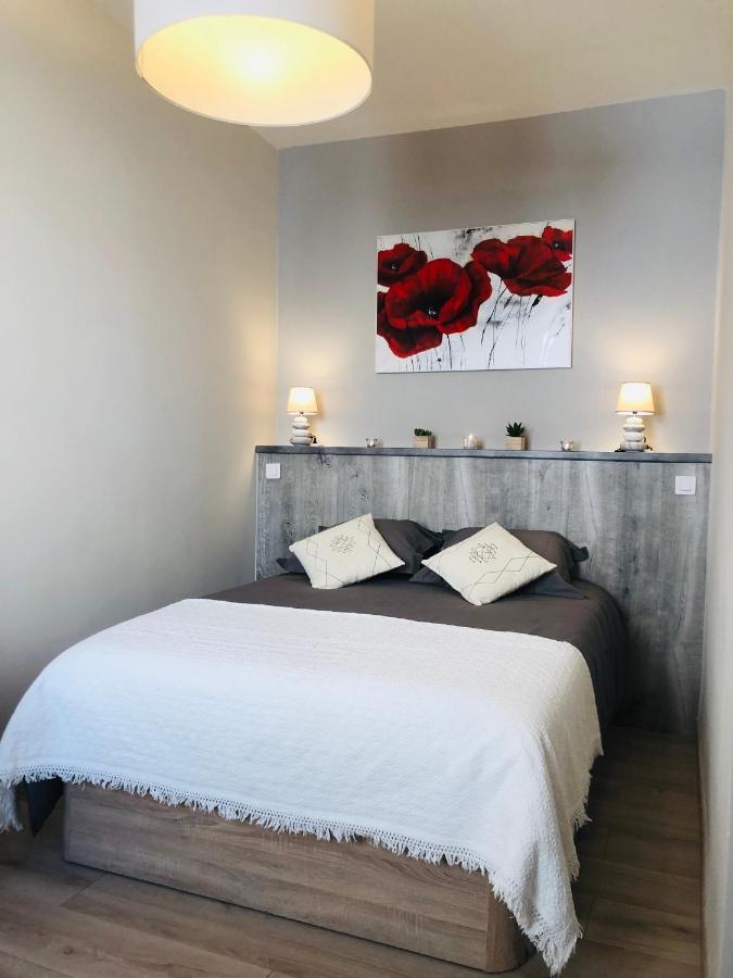 Les Volets Rouges Apartment Cavaillon Exterior photo